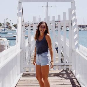 Meet your Posher, Andrea